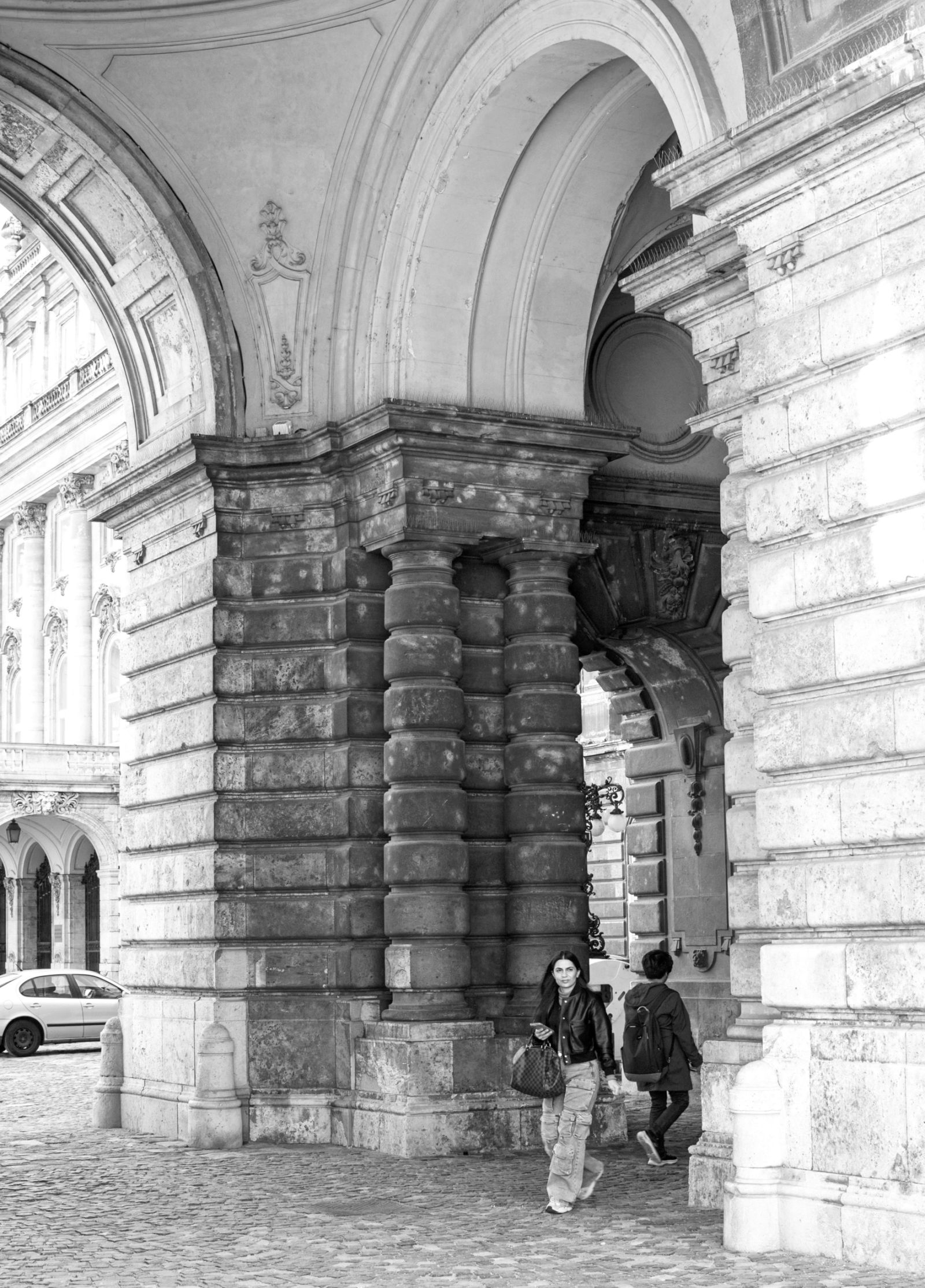 A Nemzeti Hauszmann Program keretében végzett munkák célja a történelmi épületek megőrzése és revitalizálása, a kulturális örökség védelme.